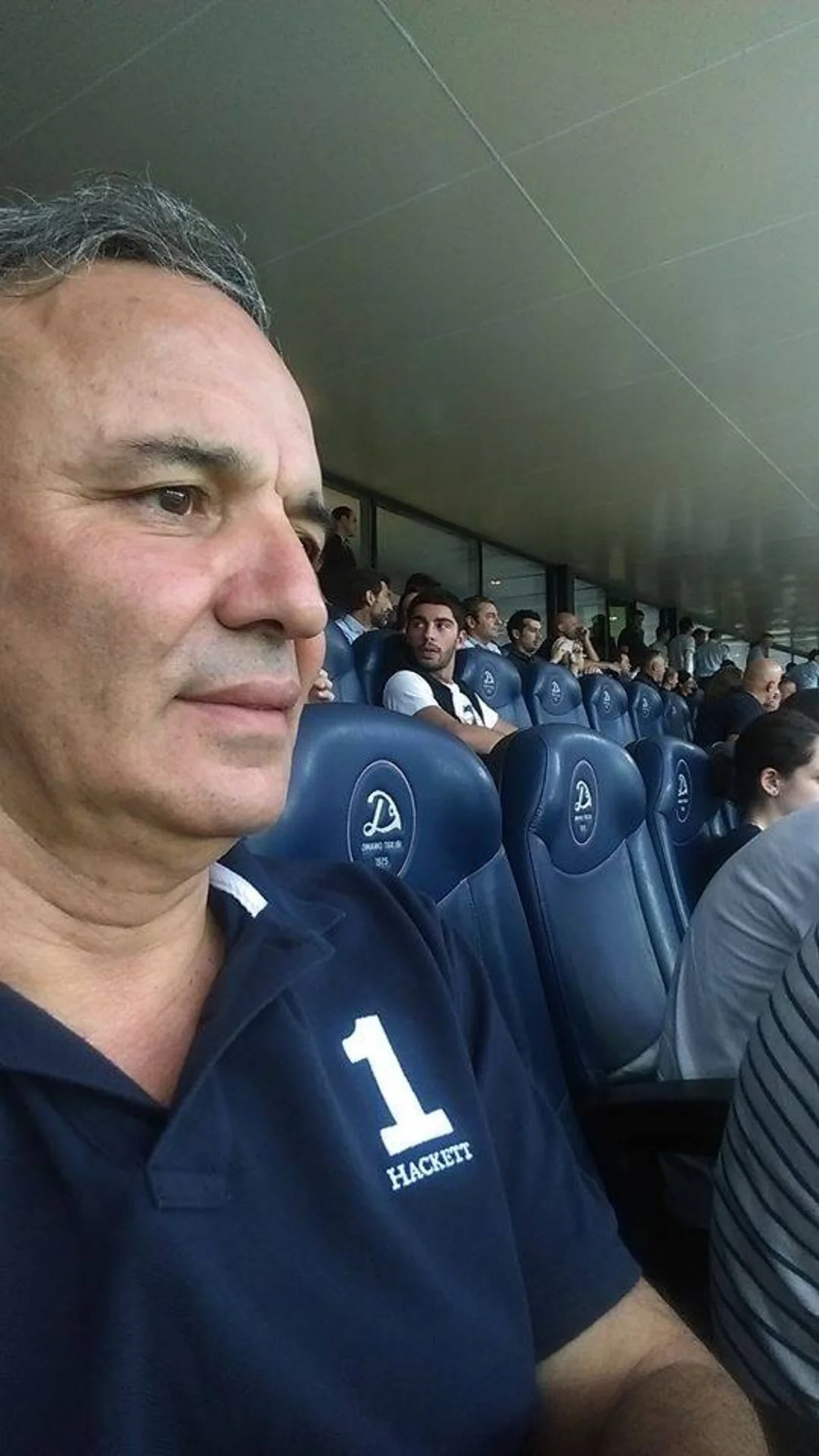 Əflatun Amaşov Dinamo-Qəbələ oyununu canlı izləyir