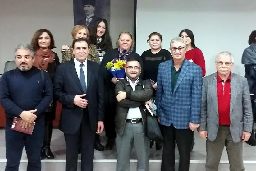 Azərbaycanlı yazıçı Türkiyədə tələbələrlə görüşüb