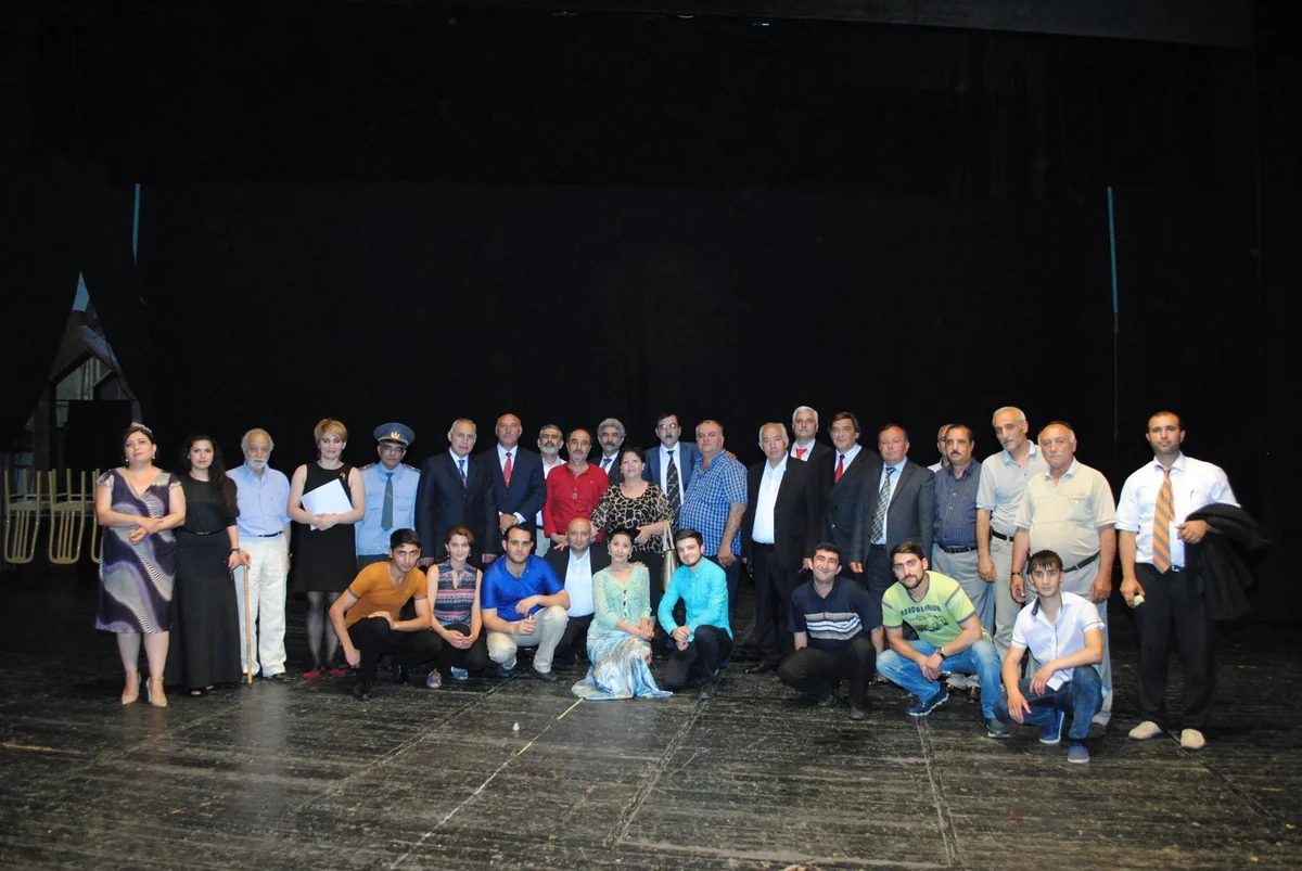 Sumqayıt Teatrında Burdan min atlı keçdi tamaşasının premyerası keçirilib