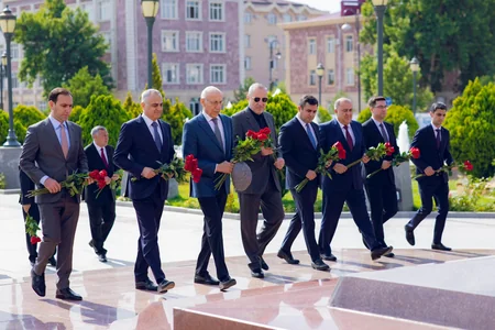 Naxçıvanda Heydər Əliyevin siyasi hakimiyyətə gəlməsinin 55-ci ildönümü qeyd olunub