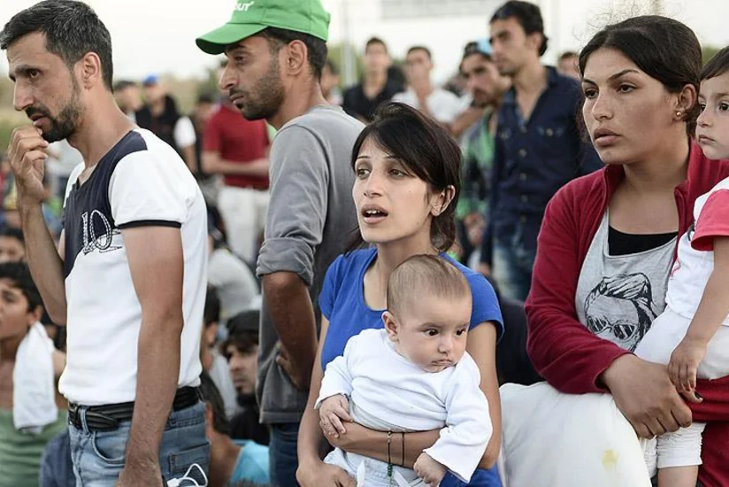 BMT rəsmisi: Avropaya gedən qaçqınların sayı daha da artacaq