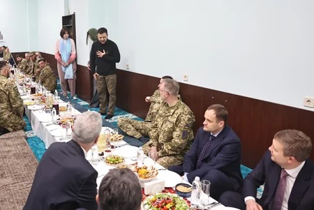 Zelensky attends iftar with Turkish ministers and Crimean Tatar warriors