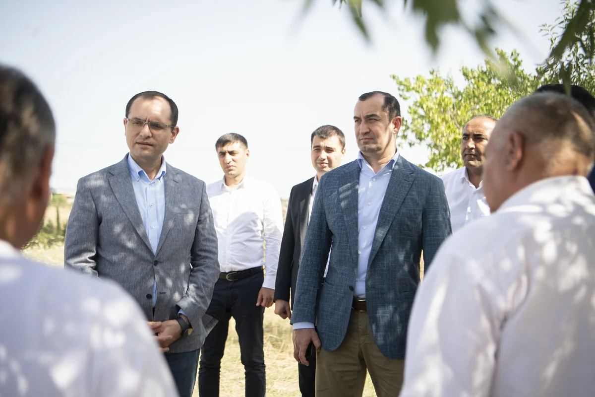 Məcnun Məmmədov Şamaxıdakı müəssisələrin fəaliyyəti ilə tanış olub