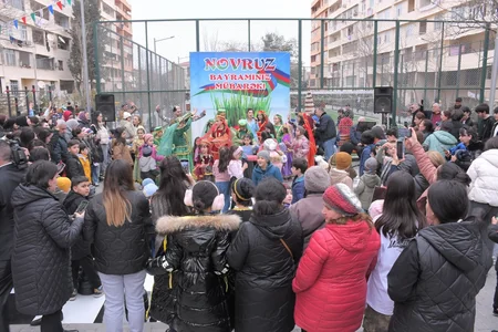Abad məhəllələrdəki Novruz şənlikləri davam edir