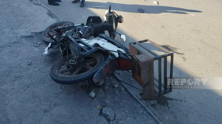 Kürdəmirdə minik avtomobili ilə motosiklet toqquşub, xəsarət alan var