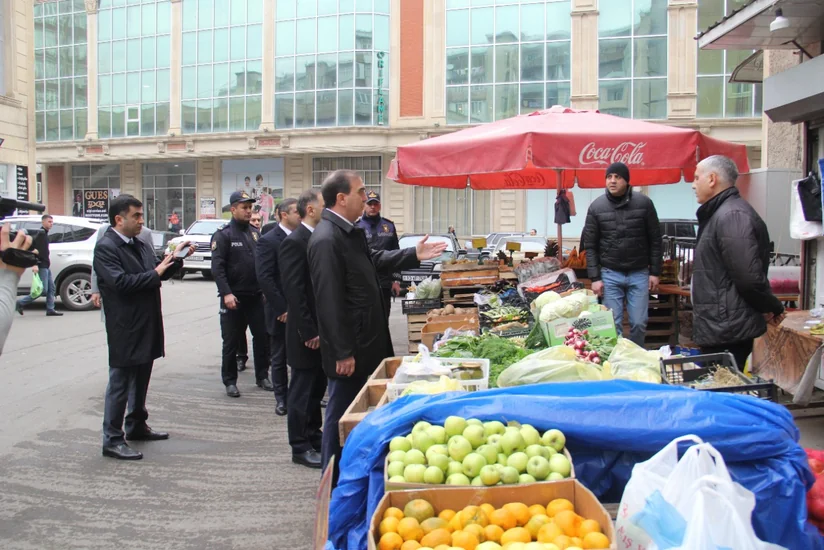 Gəncədə qanunsuz küçə ticarəti ilə bağlı reyd keçirilib