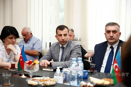 Mədəniyyət Nazirliyi Gürcüstanın azərbaycanlı icmasına milli rəqs geyimləri hədiyyə edib