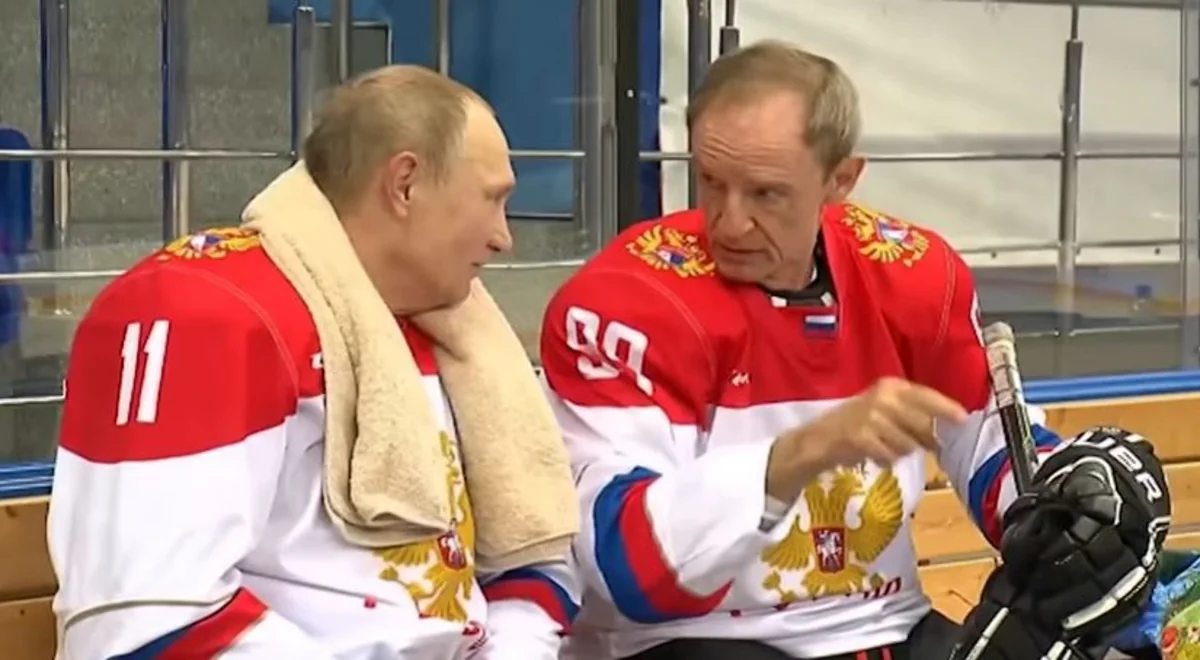 Путин провел хоккейную тренировку в Сочи - ВИДЕО