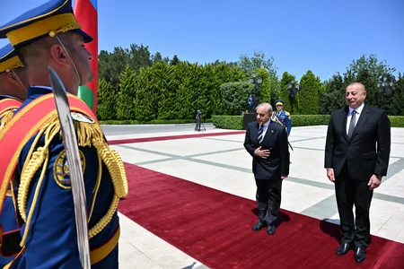 Official welcome ceremony held for Pakistani Prime Minister