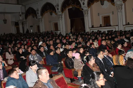 ​“Arşın mal alan” Daşkənddə özbəkcə yeni quruluşda nümayiş olunub
