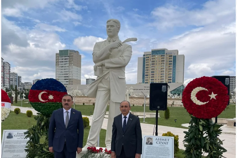 Ankarada Əhməd Cavadın heykəlinin açılışı olub