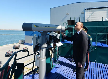 Prezident İlham Əliyev Dövlət Sərhəd Xidməti Sahil Mühafizəsinin ikinci dərəcəli yeni sərhəd gözətçi gəmisi ilə tanış olub
