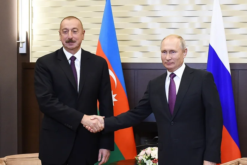 Владимир Путин позвонил Ильхаму Алиеву