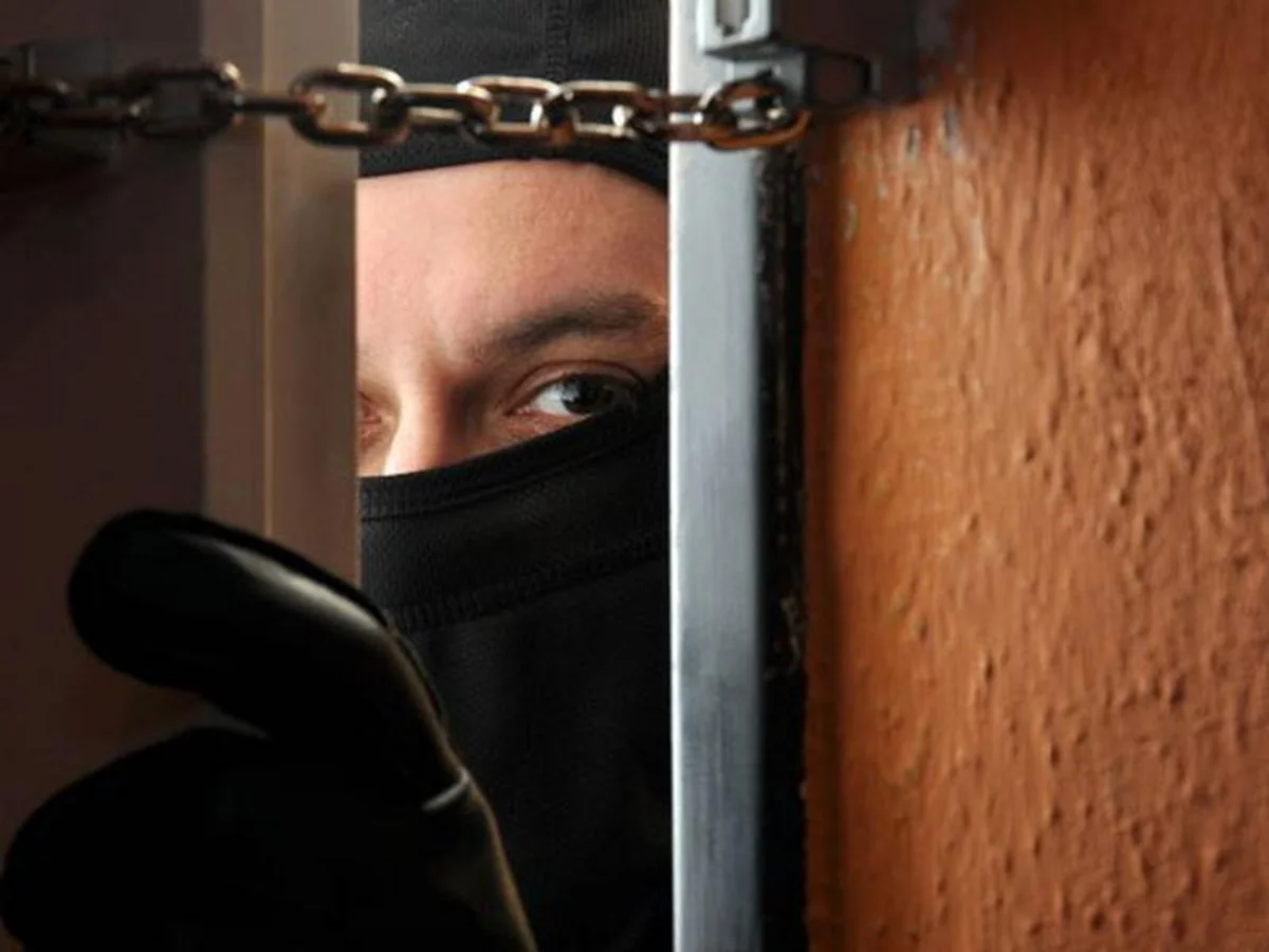 Abşeronda evdən oğurluq edən şəxslər saxlanılıblar