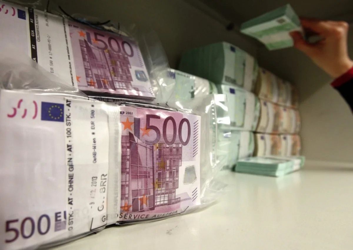 Azerbaijani population's demand for euro cash increased