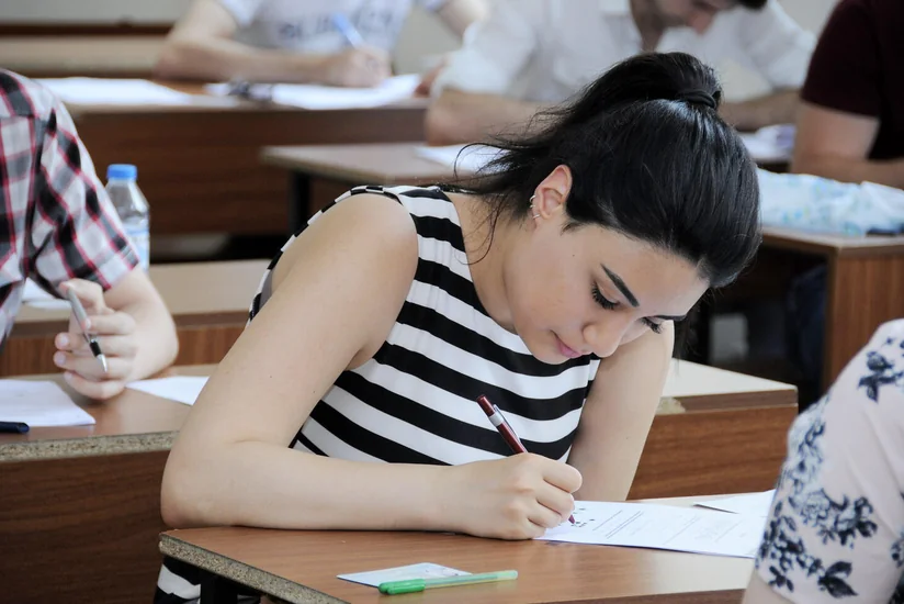 Tələbələrin hansı halda təhsil müəssisəsini, ixtisasını, təhsilalma formasını dəyişdirə bilməyəcəyi açıqlanıb