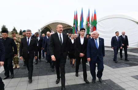 Prezident Füzuli rayon ictimaiyyətinin nümayəndələri ilə görüşüb - TAM MƏTN