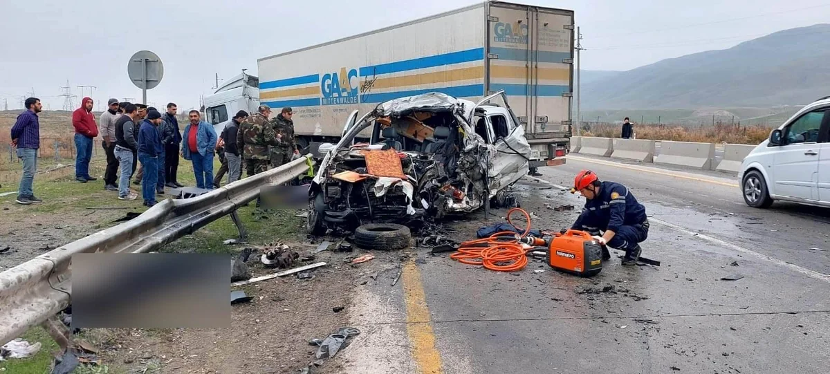 Стали известны имена погибших в ДТП на трассе Баку-Губа