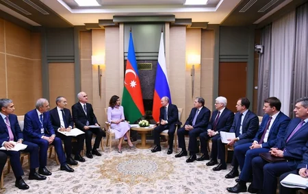 Azərbaycanın Birinci vitse-prezidenti Mehriban Əliyeva Rusiya Prezidenti Vladimir Putinlə görüşüb - FOTO
