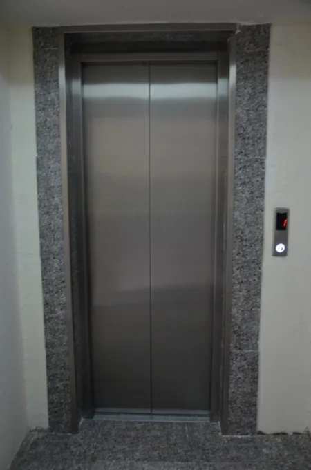 Bakıda yeni liftlərin quraşdırılması davam edir