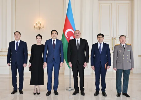 Prezident İlham Əliyev Qazaxıstanın yeni səfirinin etimadnaməsini qəbul edib