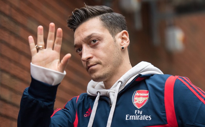 Mesut Ozil Di Si Yunaytedlə danışıqlar aparır