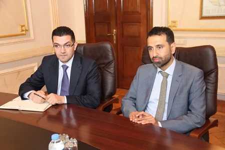 Mübariz Qurbanlı Böyük Britaniyanın Azərbaycandakı səfiri ilə görüşüb