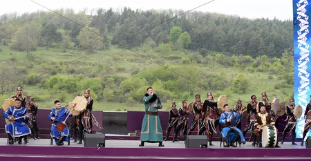 Cıdır düzündə “Xarıbülbül” festivalının açılış konserti olub