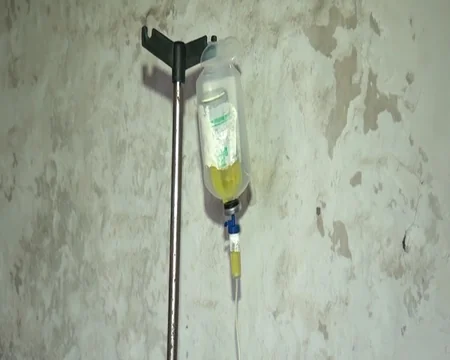 Ağdaşda tibb müəssisəsinin binası bərbad vəziyyətə düşüb, pasiyentlər üçün təhlükəli vəziyyət yaranıb