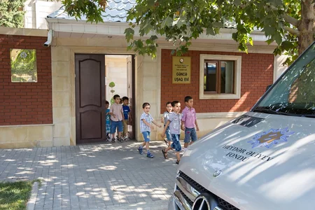 При поддержке RİİB проведено офтальмологическое обследование детей из детских домов и с ограниченными возможностями здоровья
