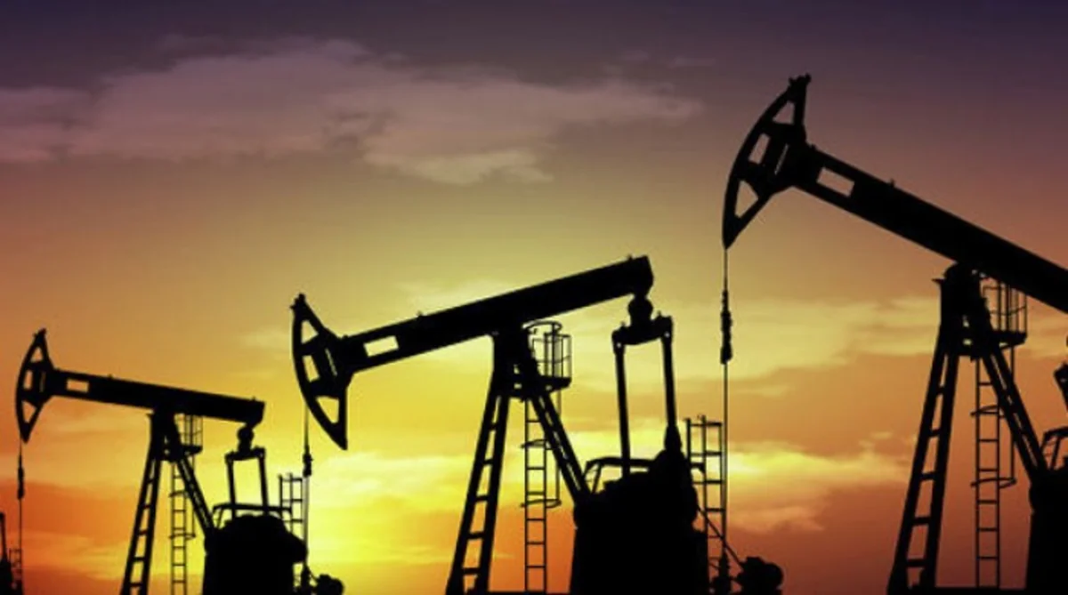 Azerbaijani oil price gets below 45 USD on markets