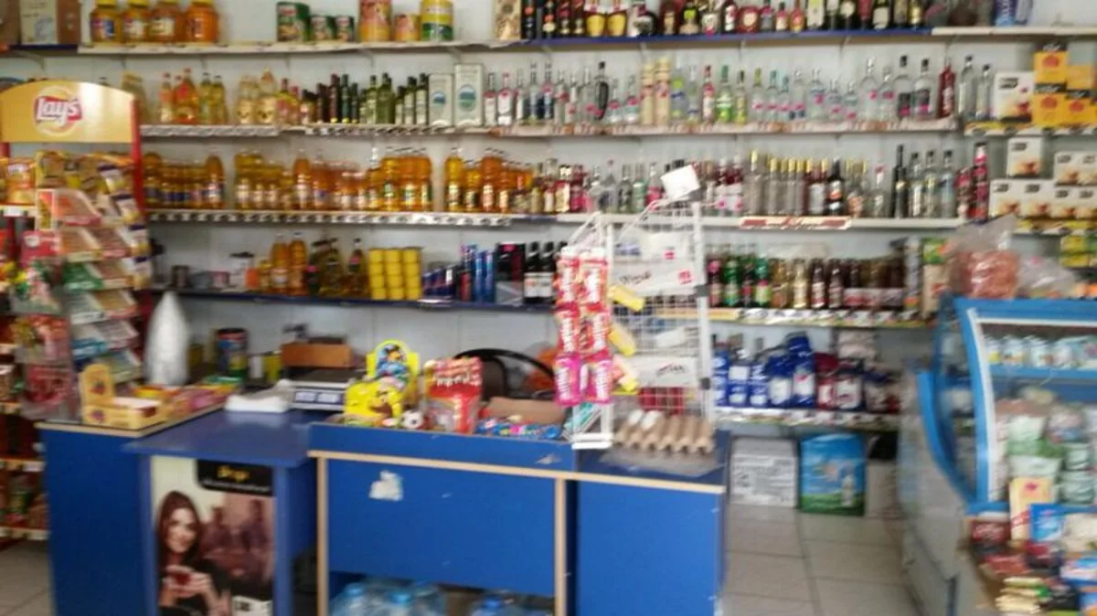 Bakıda polis iki nəfəri marketdən oğurluq edərkən tutub