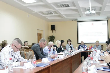 Mingəçevirin təhsil müəssisəsi Sankt-Peterburqda beynəlxalq konfransda iştirak edib