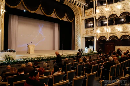 Milli Teatr Günündə Zirvə mükafatının təqdimat mərasimi keçirilib