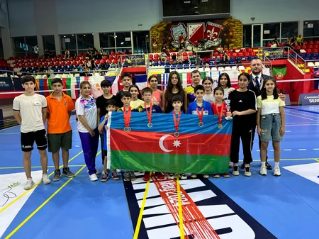 Azərbaycan badmintonçuları Serbiyada beynəlxalq yarışda 4 medal qazanıblar