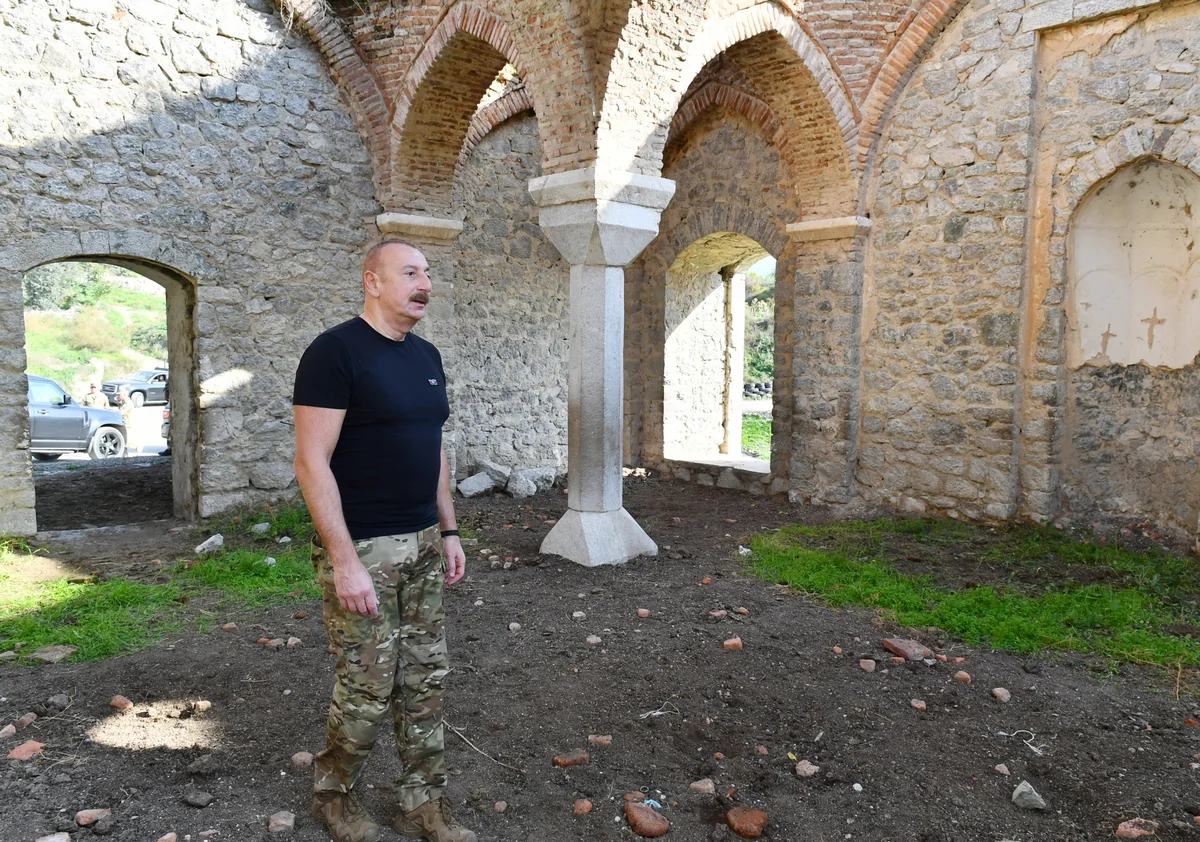 Президент Ильхам Алиев побывал в селе Малыбейли Шушинского района