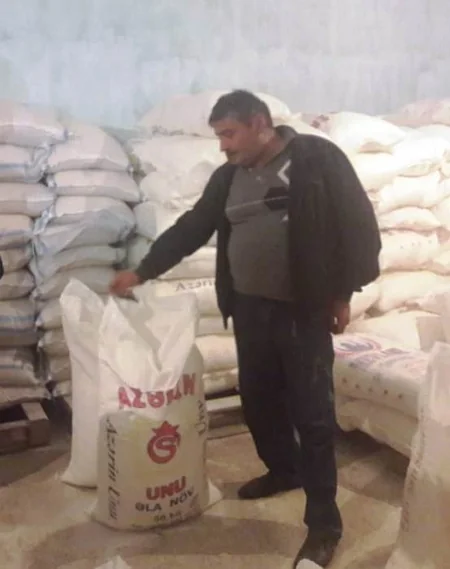 Qusarda aşağı keyfiyyətli unu “əla növ” adı ilə qablaşdırıb satan sahibkar saxlanılıb