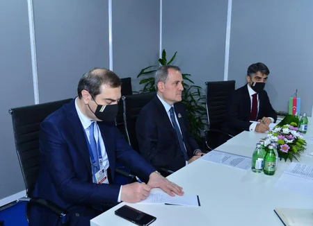 Azərbaycan və Özbəkistan arasında ikitərəfli münasibətlər müzakirə edilib