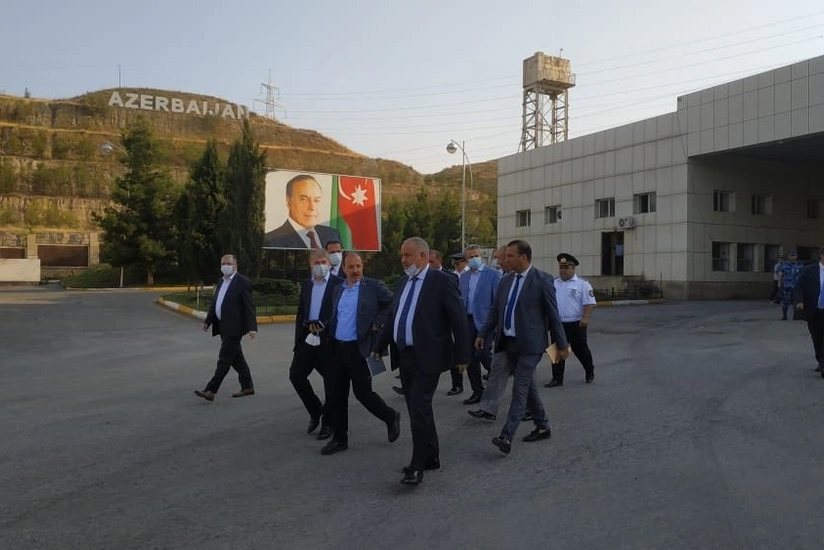 Türkiyə rəsmiləri Qırmızı körpüdə olub