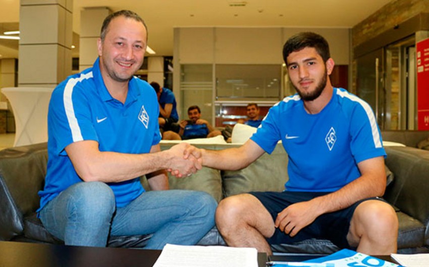 Rusiya klubu azərbaycanlı futbolçu ilə müqavilə bağlayıb