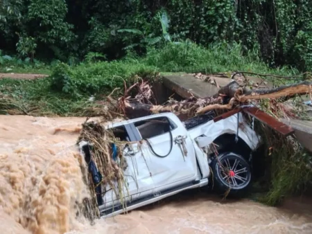 Tailandda on minlərlə ev daşqınlardan zərər çəkib