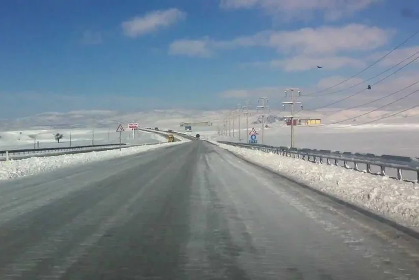 Şaxtalı hava şəraiti ilə əlaqədar yolların buz bağlaması ehtimalı var