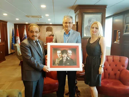 Azərbaycan diaspor rəhbəri İzmirdə bələdiyyə sədri ilə görüşüb