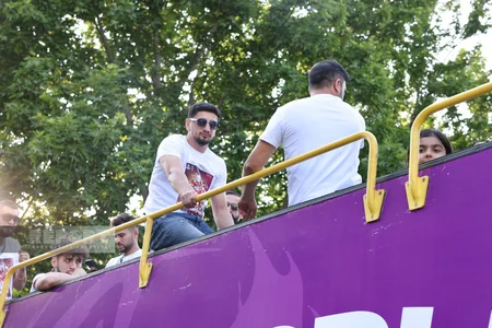 Azərbaycanın minifutbol millisinin dünya çempionu olması münasibətilə Bakıda şəhər turu keçirilir
