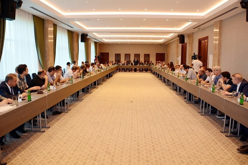 DGK rəhbərliyi ilə xarici iqtisadi fəaliyyət iştirakçıları arasında görüş keçirilib