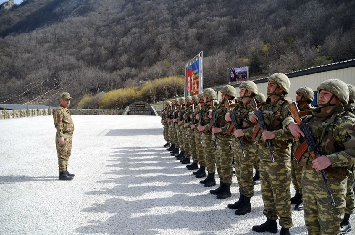 Zakir Həsənov Kəlbəcərə gedib, yeni hərbi infrastrukturlara baxış keçirib