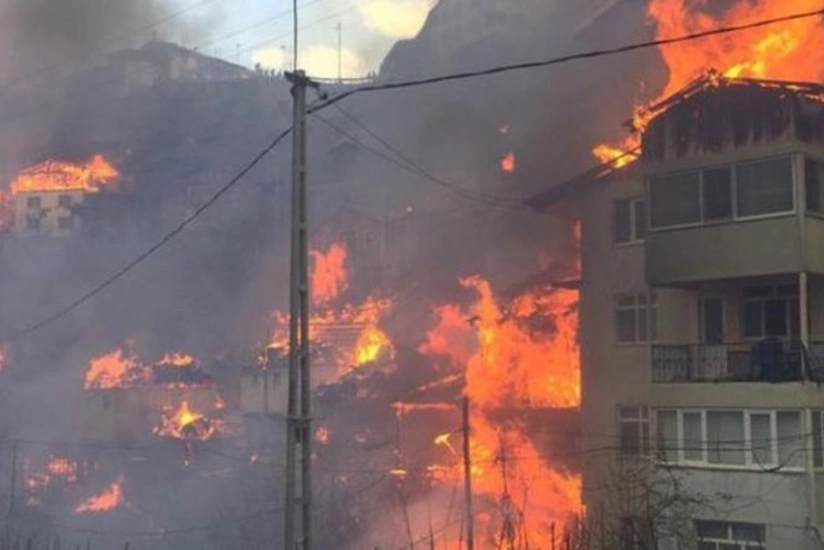 Türkiyənin Artvin vilayətində 50 ev yanıb