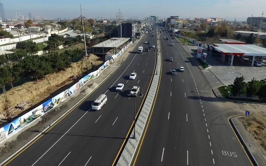 Babək prospektində su xəttində qəza baş verib