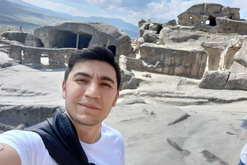 “Tik-Tok” istifadəçisini yazdığı nalayiq ifadələrə görə öldürən şəxsə hökm oxunub