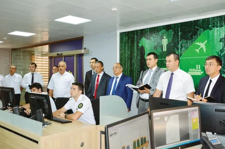 Azerbaijani and Uzbek customs officials have met